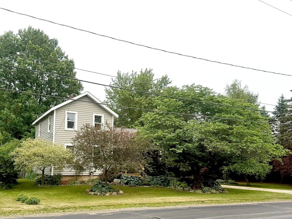 283 East Avenue, Napoleon, MI 49261