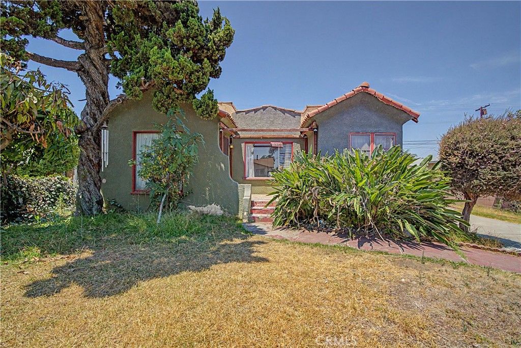 Image 1 of property listing at 10313 Virginia, South Gate, CA 90280
