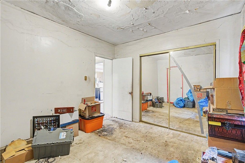 Image 4 of property listing at 10313 Virginia, South Gate, CA 90280