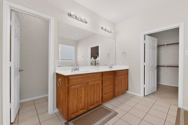 5828 Ivy Glen Drive, Grand Prairie, TX 75052