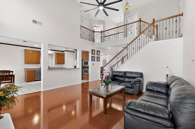 5828 Ivy Glen Drive, Grand Prairie, TX 75052