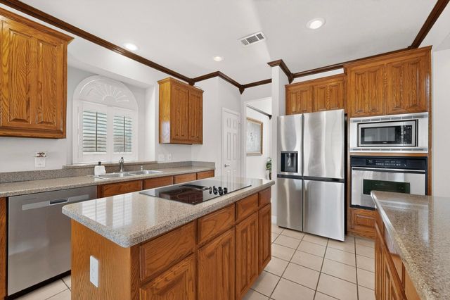 5828 Ivy Glen Drive, Grand Prairie, TX 75052