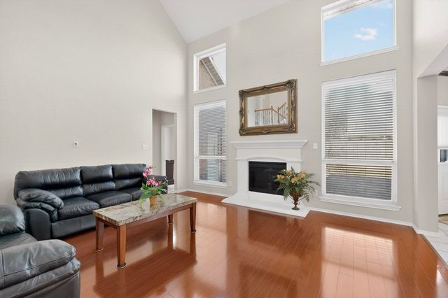 5828 Ivy Glen Drive, Grand Prairie, TX 75052