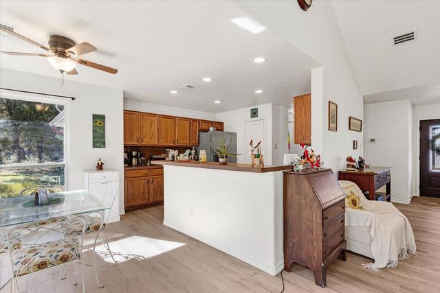 110 Sky Ranch RD, Smithville, TX 78957