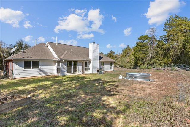 110 Sky Ranch RD, Smithville, TX 78957