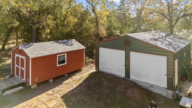 110 Sky Ranch RD, Smithville, TX 78957