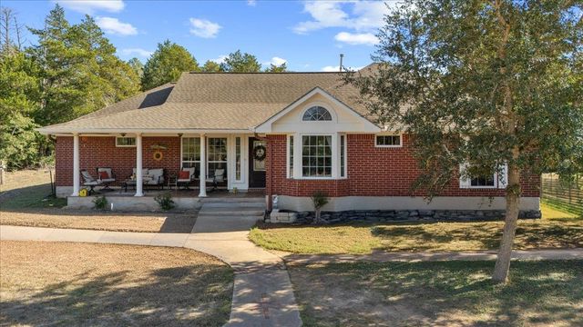 110 Sky Ranch RD, Smithville, TX 78957