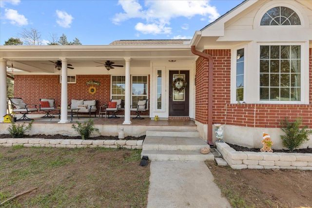 110 Sky Ranch RD, Smithville, TX 78957