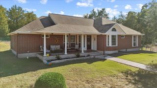 110 Sky Ranch RD, Smithville, TX 78957