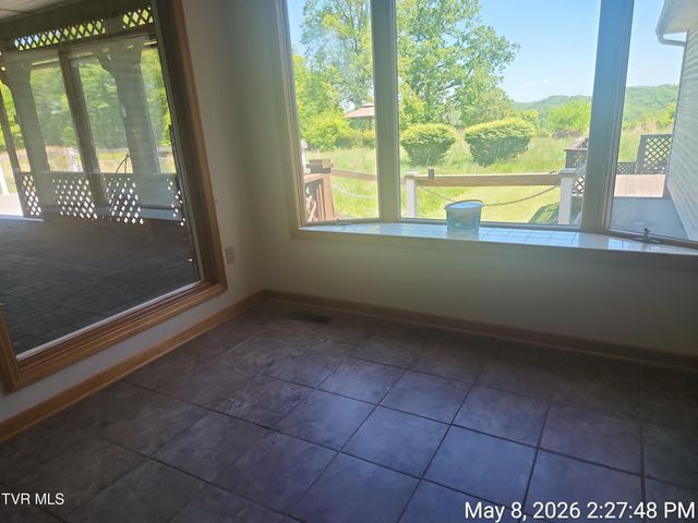 7523 Dc Caney Ridge Road, Coeburn, VA 24230