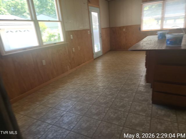 7523 Dc Caney Ridge Road, Coeburn, VA 24230