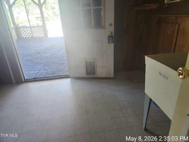 7523 Dc Caney Ridge Road, Coeburn, VA 24230