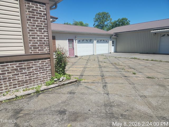 7523 Dc Caney Ridge Road, Coeburn, VA 24230