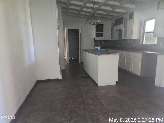 7523 Dc Caney Ridge Road, Coeburn, VA 24230
