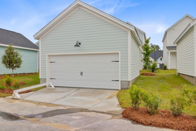 323 Trailmore Lane, Summerville, SC 29486