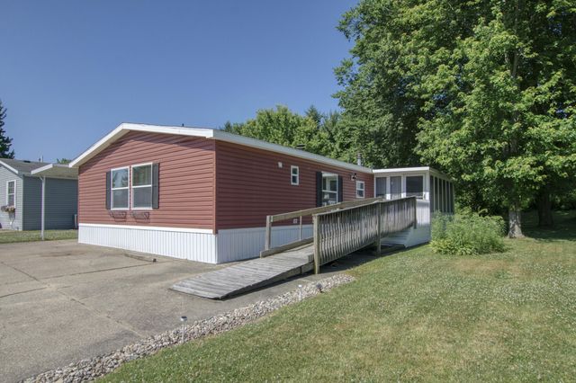 1163 Maple Leaf Lane NW, Walker, MI 49534