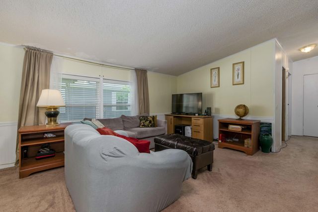 1163 Maple Leaf Lane NW, Walker, MI 49534