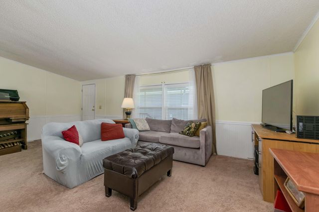 1163 Maple Leaf Lane NW, Walker, MI 49534