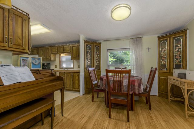 1163 Maple Leaf Lane NW, Walker, MI 49534