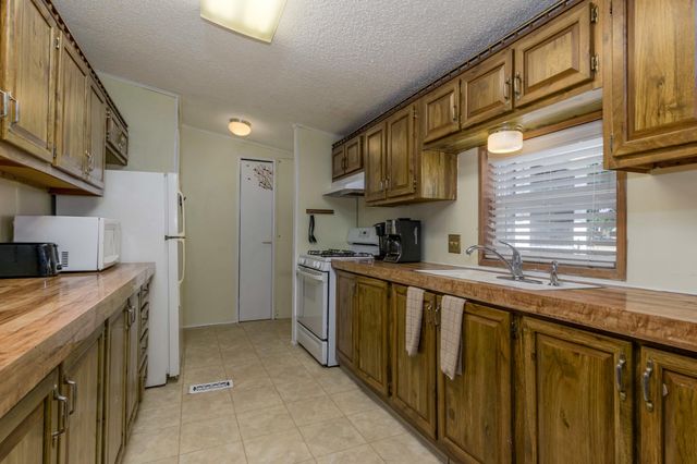1163 Maple Leaf Lane NW, Walker, MI 49534