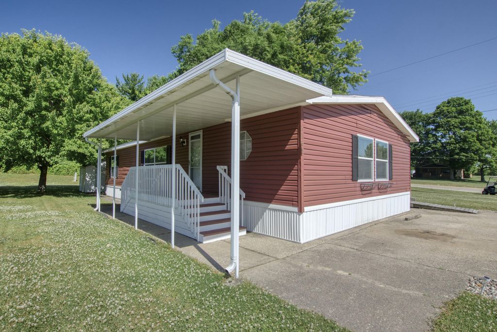 1163 Maple Leaf Lane NW, Walker, MI 49534