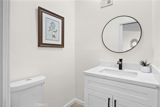 400 S La Fayette Park 213, Los Angeles, CA 90057