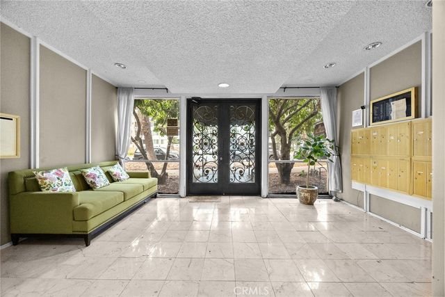 400 S La Fayette Park 213, Los Angeles, CA 90057