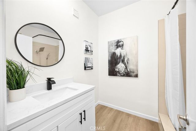 400 S La Fayette Park 213, Los Angeles, CA 90057