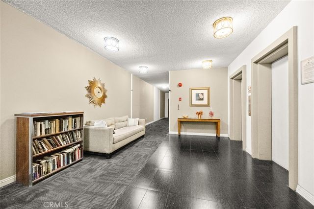 400 S La Fayette Park 213, Los Angeles, CA 90057