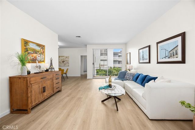 400 S La Fayette Park 213, Los Angeles, CA 90057