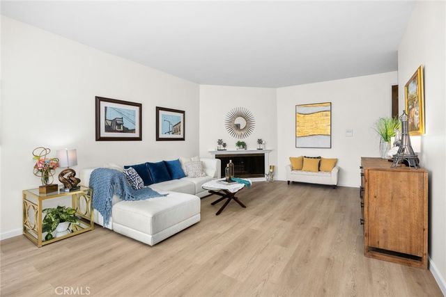 400 S La Fayette Park 213, Los Angeles, CA 90057