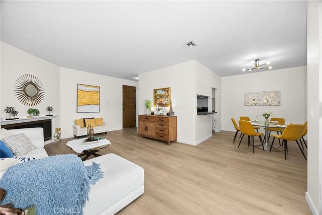 400 S La Fayette Park 213, Los Angeles, CA 90057