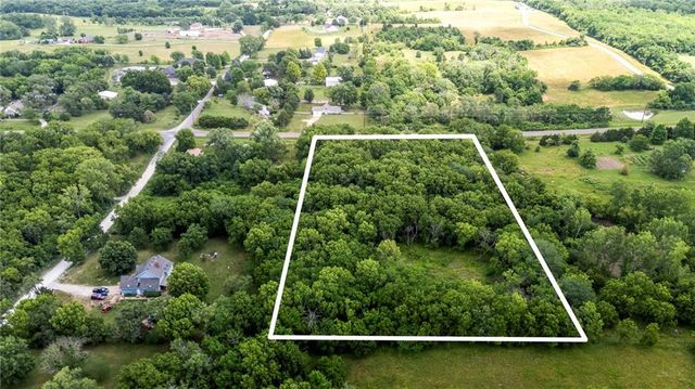 13525 N 158th Street, Bonner Springs, KS 66012