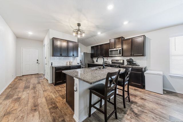 6203 Tadpole Bluff, Converse, TX 78109