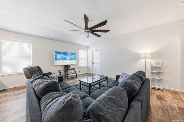 6203 Tadpole Bluff, Converse, TX 78109