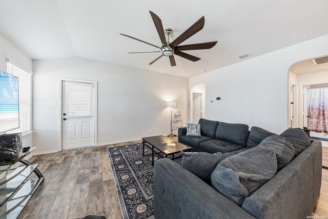 6203 Tadpole Bluff, Converse, TX 78109