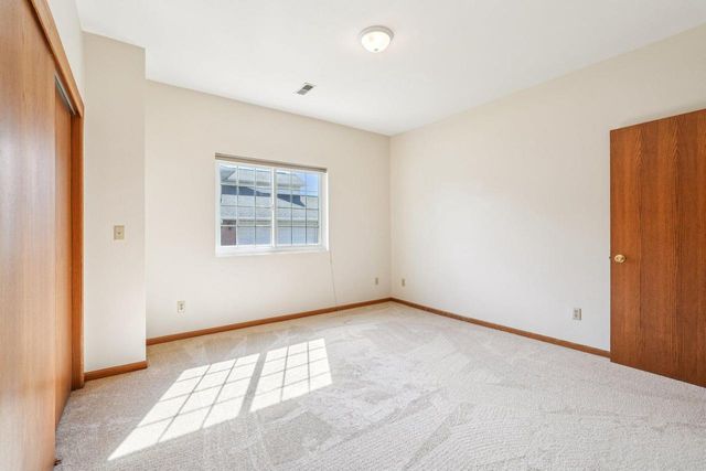 N25W24117 River Park DRIVE #2, Pewaukee, WI 53072