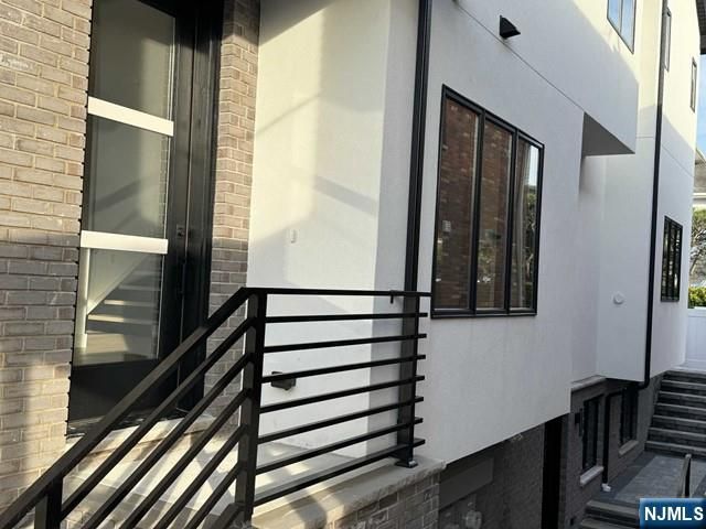 207 4th Street B, Palisades Park, NJ 07650