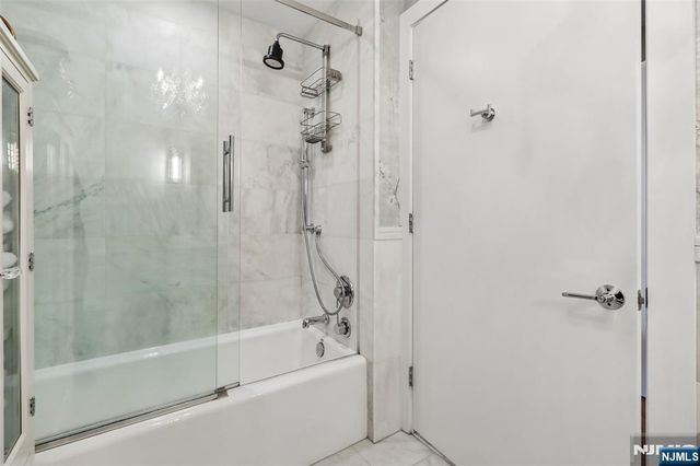 9 Ave At Port Imperial 1007, West New York, NJ 07093