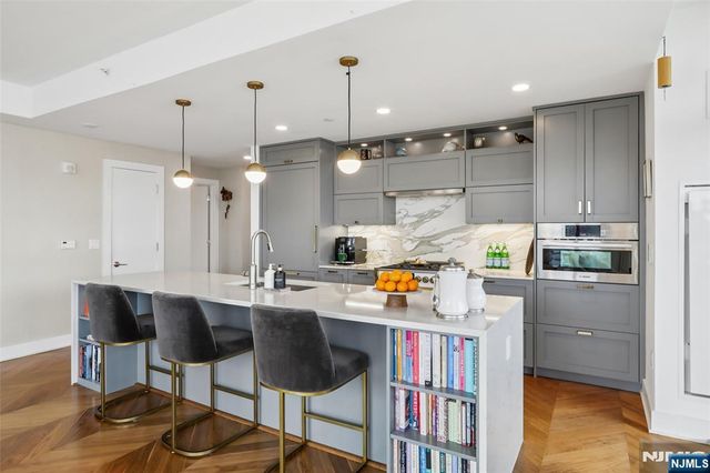 9 Ave At Port Imperial 1007, West New York, NJ 07093