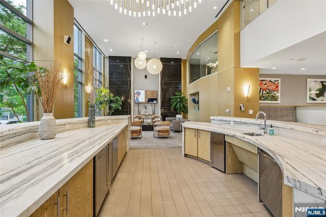 9 Ave At Port Imperial 1007, West New York, NJ 07093