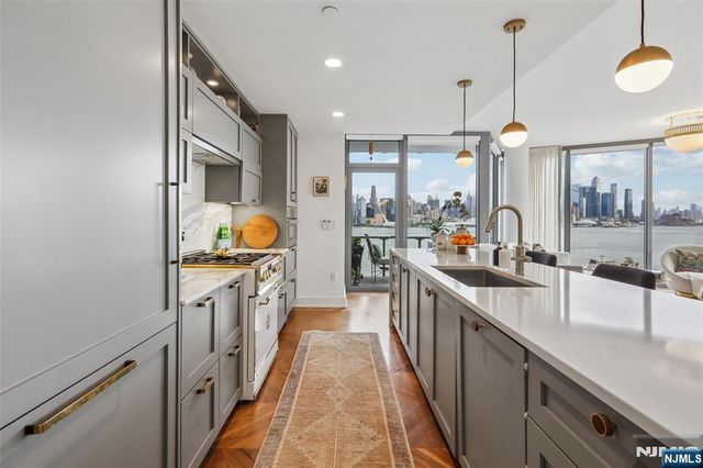 9 Ave At Port Imperial 1007, West New York, NJ 07093