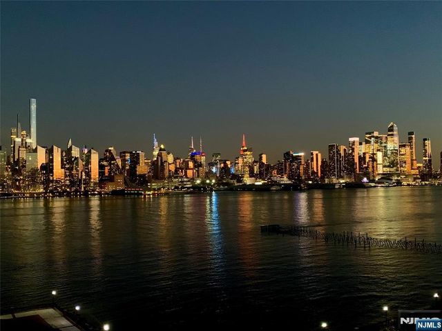 9 Ave At Port Imperial 1007, West New York, NJ 07093