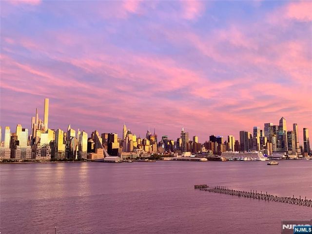 9 Ave At Port Imperial 1007, West New York, NJ 07093