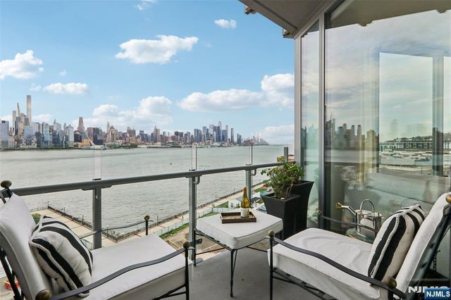 9 Ave At Port Imperial 1007, West New York, NJ 07093