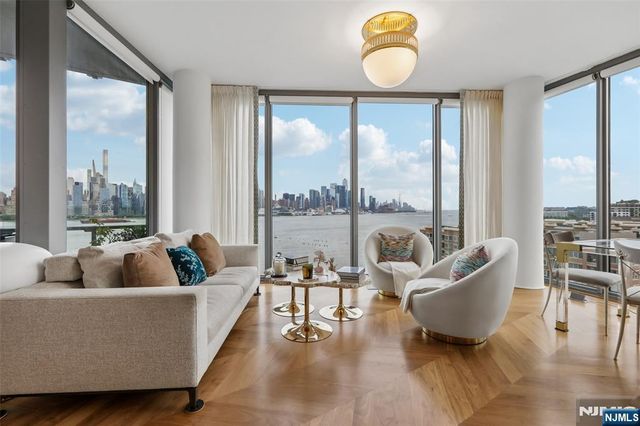 9 Ave At Port Imperial 1007, West New York, NJ 07093