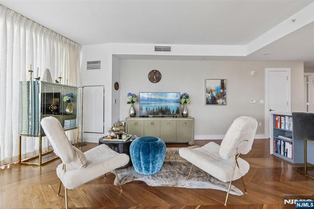 9 Ave At Port Imperial 1007, West New York, NJ 07093