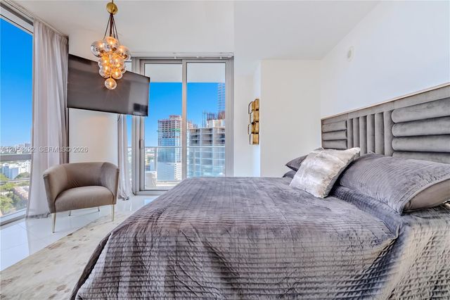 851 NE 1st Avenue 1802, Miami, FL 33132