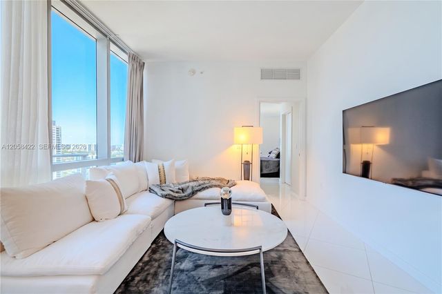 851 NE 1st Avenue 1802, Miami, FL 33132