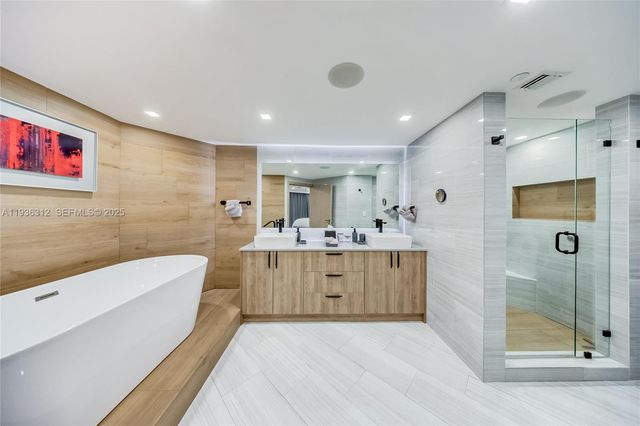 2000 Island Blvd 2507, Aventura, FL 33160